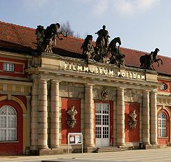 Eingang Filmmuseum Potsdam